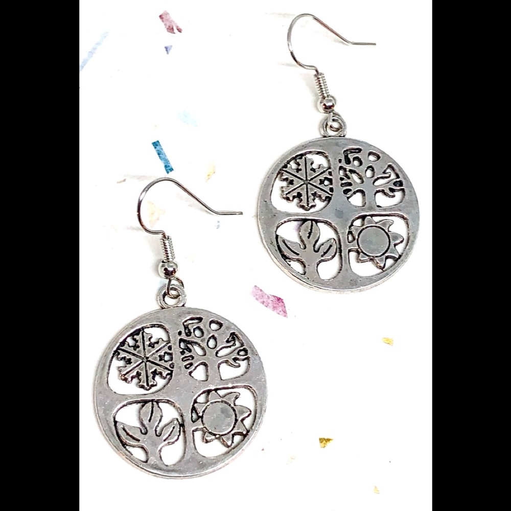 Four 4 Seasons Winter Spring Summer Fall Round Season Wheel Hollow Out Earrings